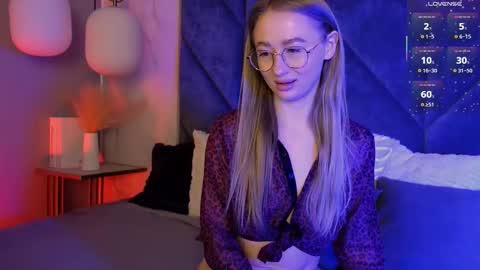 Snapshot of victorialight chatting on 02-26-26, 06:23 Victoria online show from 02-26-26, 06:23