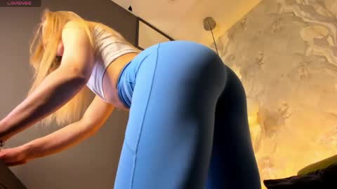 Snapshot of victorialight chatting on 03-31-26, 06:47 Victoria online show from 03-31-26, 06:47