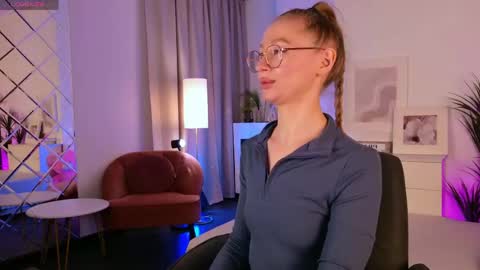 Victoria online show from 05-14-26, 06:09