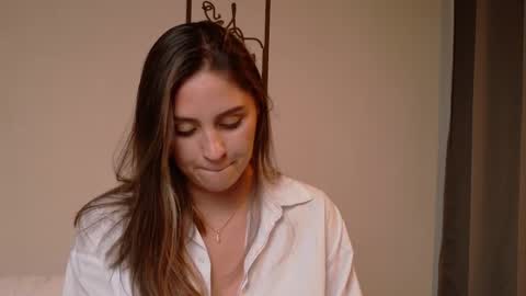 Snapshot of victorianova chatting on 05-28-26, 10:29 VictoriaNova online show from 05-28-26, 10:29