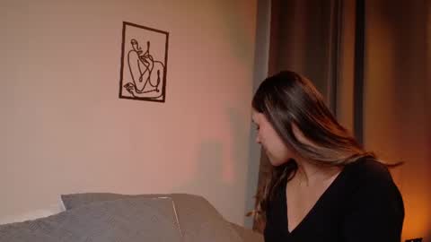 Snapshot of victorianova chatting on 06-19-26, 11:41 VictoriaNova online show from 06-19-26, 11:41