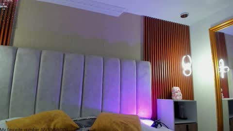 Snapshot of victoriaregia1 chatting on 11-13-25, 11:20 Maria Victoria online show from 11-13-25, 11:20