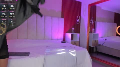 Snapshot of victoriaregia1 chatting on 01-16-26, 11:36 Maria Victoria online show from 01-16-26, 11:36