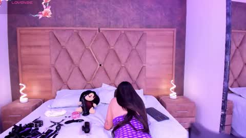 Snapshot of victoriasanz_ chatting on 11-16-25, 05:35 victoriasanz_ online show from 11-16-25, 05:35