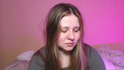 Snapshot of victoriassecrets_ chatting on 02-15-25, 07:28 victoriassecrets_ online show from 02-15-25, 07:28