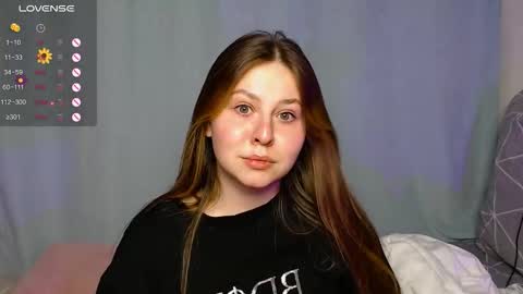 Snapshot of victoriassecrets_ chatting on 09-17-25, 01:13 victoriassecrets_ online show from 09-17-25, 01:13