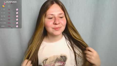 Snapshot of victoriassecrets_ chatting on 09-27-25, 03:50 victoriassecrets_ online show from 09-27-25, 03:50