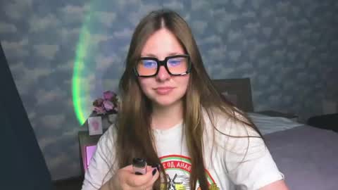 Snapshot of victoriassecrets_ chatting on 07-04-26, 04:46 victoriassecrets_ online show from 07-04-26, 04:46