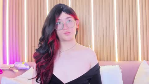 Snapshot of victoriastrom_ chatting on 05-16-26, 06:50 victoriastrom online show from 05-16-26, 06:50