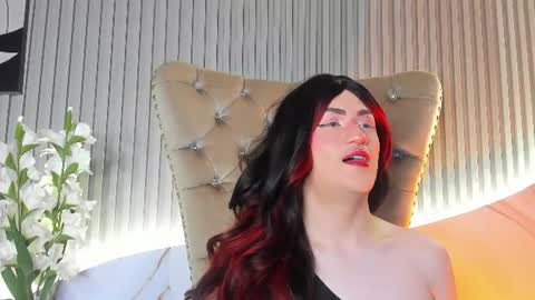 Snapshot of victoriastrom_ chatting on 06-17-26, 01:01 victoriastrom online show from 06-17-26, 01:01