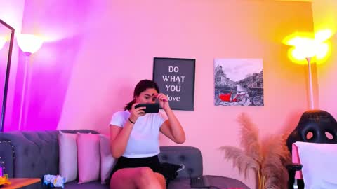 Victoriazans online show from 02-17-26, 03:47