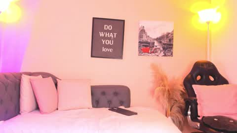 Victoriazans online show from 02-19-26, 04:08