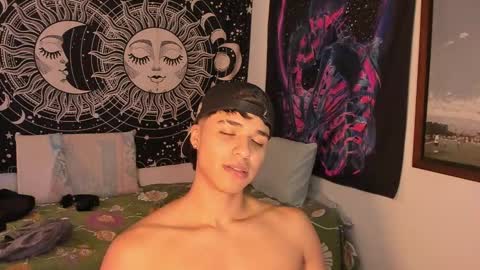 Snapshot of victorino_jhonson chatting on 12-27-24, 03:15 Victorino Jhonson online show from 12-27-24, 03:15