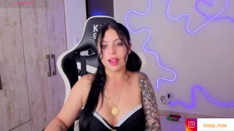 V  I C  T O R I A  online show from 02-28-26, 07:59