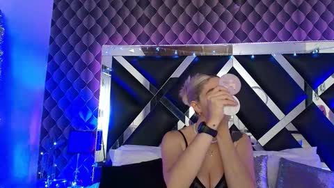 victtoria lee online show from 03-02-26, 08:04