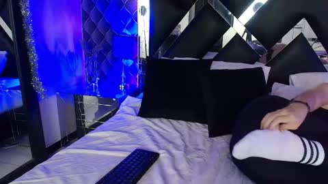 victtoria lee online show from 05-25-26, 11:33