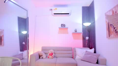 Snapshot of vienah_louis chatting on 02-25-26, 02:54 vienah_louis online show from 02-25-26, 02:54