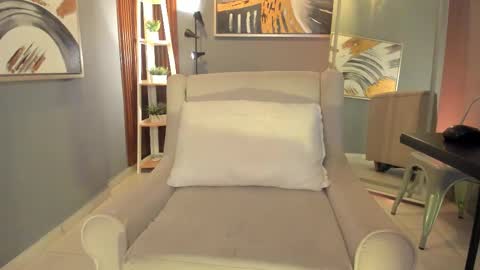 Snapshot of vienah_louis chatting on 02-27-26, 02:55 vienah_louis online show from 02-27-26, 02:55