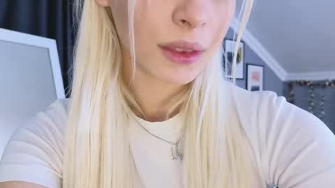 Eva online show from 04-14-26, 12:11