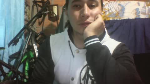 Snapshot of viernes1010 chatting on 01-18-25, 12:36 viernes1010 online show from 01-18-25, 12:36