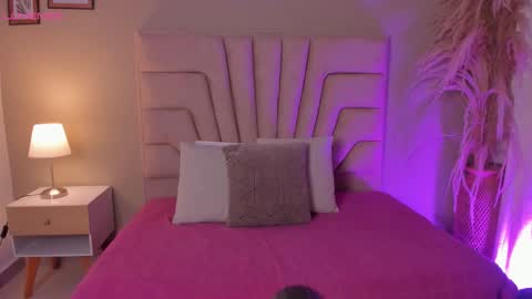 Victoria  online show from 02-23-26, 11:51