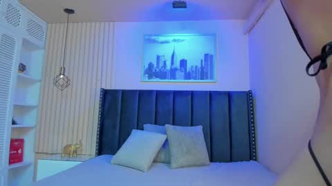 Viiolett online show from 01-12-25, 07:42