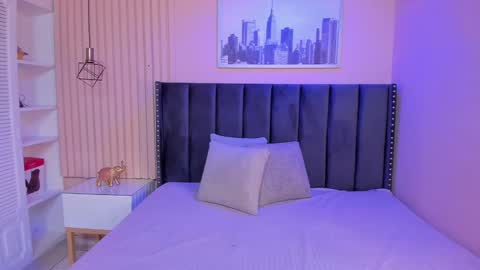 Viiolett online show from 02-21-25, 08:16