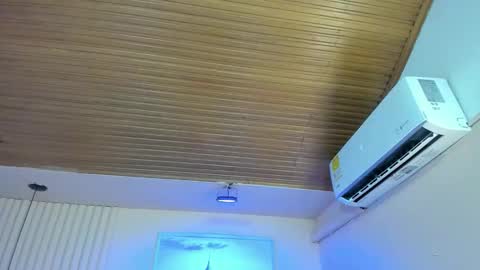 Viiolett online show from 10-19-25, 07:25