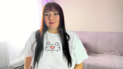 Snapshot of vik_and_love chatting on 04-27-26, 03:48 Vika online show from 04-27-26, 03:48