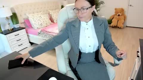 Ukrainian-woman online show from 10-19-25, 01:45