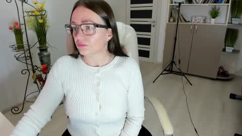 Ukrainian-woman online show from 12-16-25, 06:07