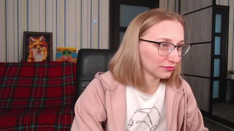 Snapshot of vikaericka chatting on 05-03-26, 05:13 Vika online show from 05-03-26, 05:13