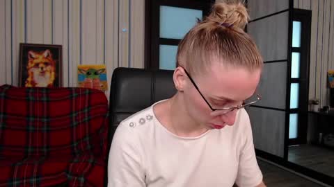 Snapshot of vikaericka chatting on 05-06-26, 10:09 Vika online show from 05-06-26, 10:09