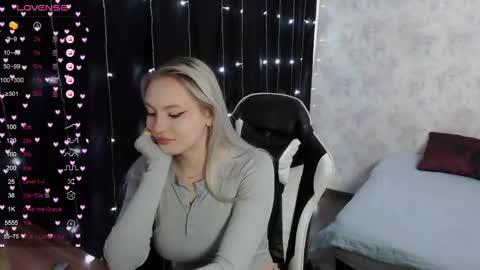 Snapshot of vikapowers chatting on 03-11-25, 06:43 vikapowers online show from 03-11-25, 06:43