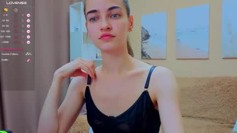 vikiberry online show from 10-12-25, 04:28