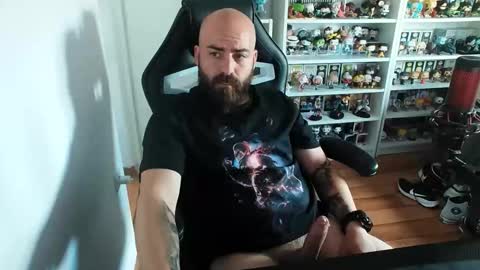 Snapshot of vikingcock__ chatting on 05-15-26, 01:40 vikingc0ck online show from 05-15-26, 01:40
