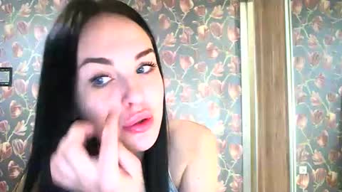 Snapshot of vikipop chatting on 05-25-26, 03:07 vikipop online show from 05-25-26, 03:07