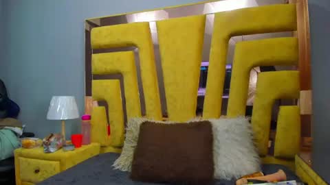 Snapshot of vikitomson chatting on 07-19-26, 01:59 vikiTomson online show from 07-19-26, 01:59