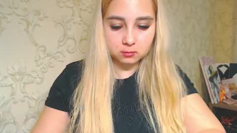 Snapshot of vikiwaitingforyou chatting on 04-20-26, 02:42 Vitoria online show from 04-20-26, 02:42