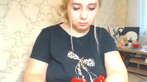 Snapshot of vikiwaitingforyou chatting on 04-25-26, 01:41 Vitoria online show from 04-25-26, 01:41