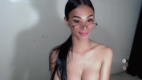 vikkylustfull online show from 02-24-25, 05:11