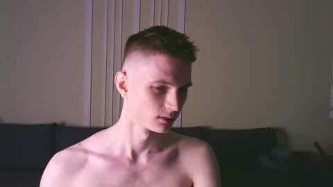 Max online show from 02-08-25, 04:04