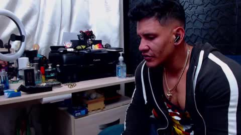 Viktor Herrera online show from 03-11-25, 10:40