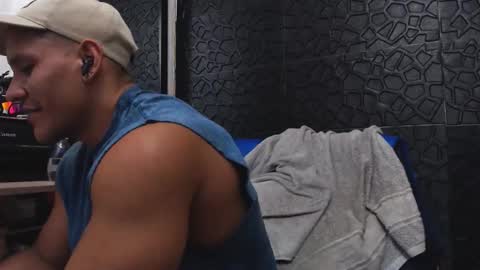 Viktor Herrera online show from 09-18-25, 08:00