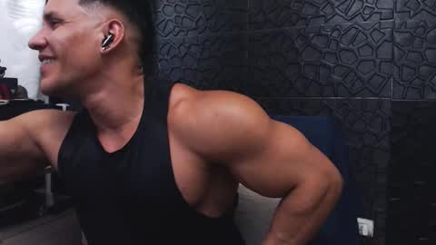 Viktor Herrera online show from 09-29-25, 02:06