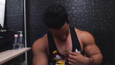 Viktor Herrera online show from 10-06-25, 04:15