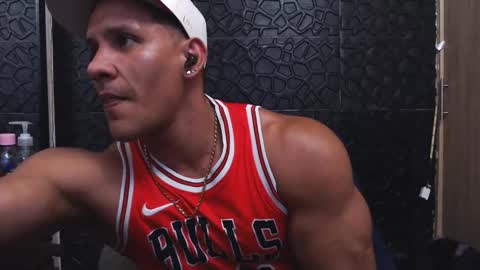 Viktor Herrera online show from 10-10-25, 03:38