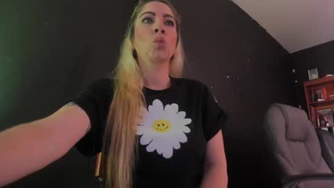 Viktoria online show from 03-10-25, 10:34