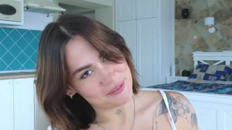 Snapshot of viktoriamoore chatting on 06-11-26, 10:24 viktoriamoore online show from 06-11-26, 10:24