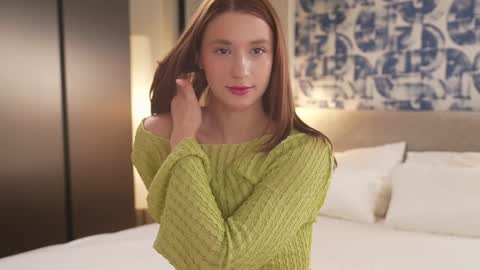 Snapshot of villanelle_l chatting on 01-09-26, 10:18 Lana online show from 01-09-26, 10:18